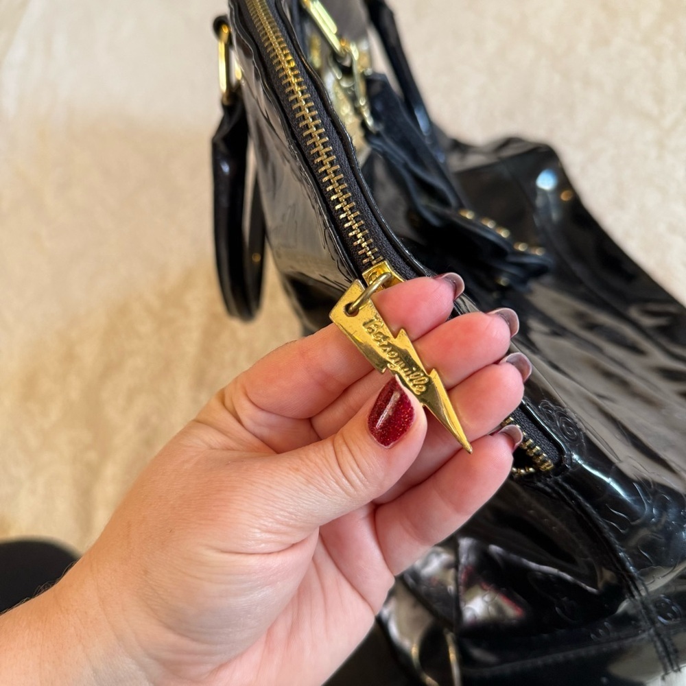 Betseyville Betsey Johnson patent vegan leather embossed travel bag - Picture 8 of 12